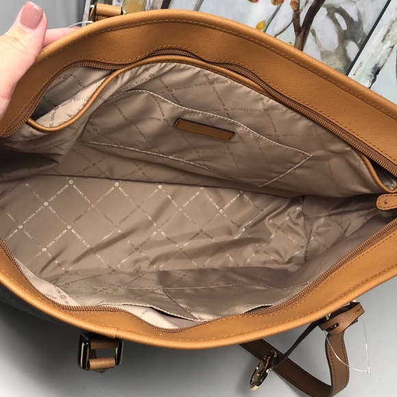 NWT Michael kors Sady Laptop Bag new version - Picture 4 of 6